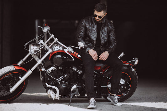 Timeless-Style-Reloaded-The-Ultimate-Guide-to-Mens-Leather-Bomber-Jackets wear jacket